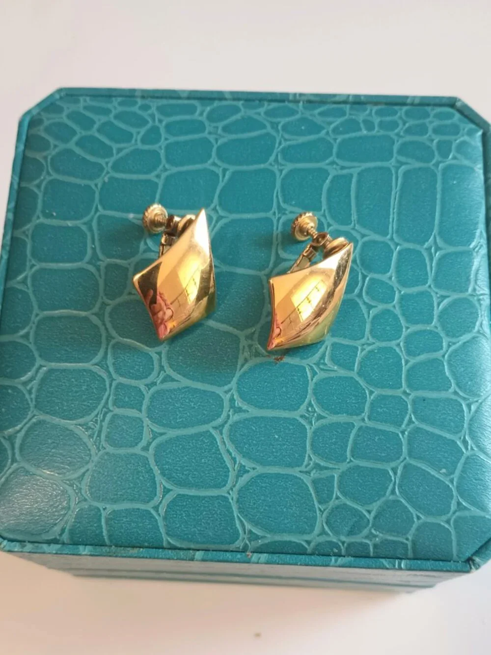 Napier Gold Diamond Shaped Earrings Screw Back Clip On Jewelry